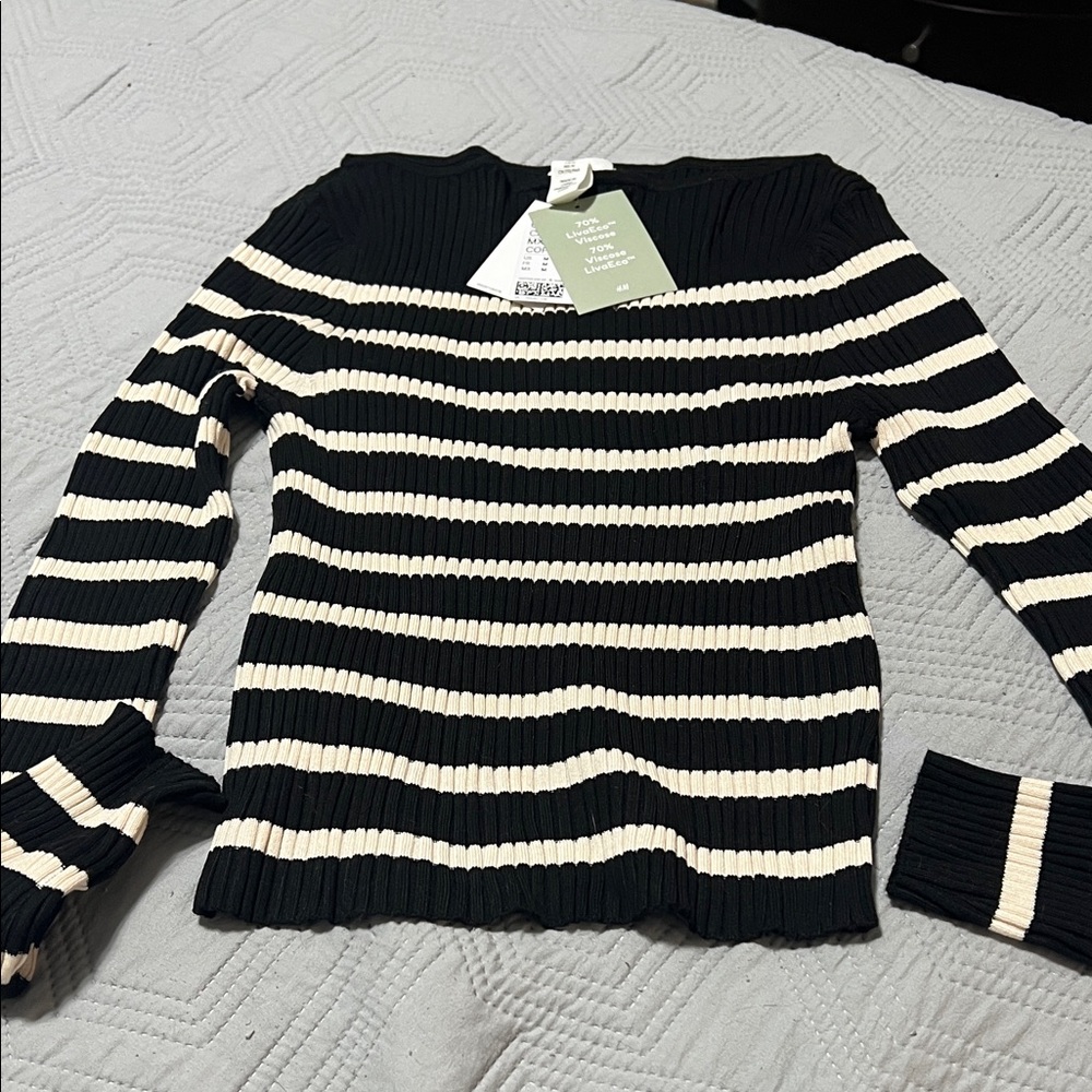 H&M Black and Cream Off-the-Shoulder Sweater
